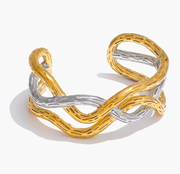 Golden_Stainless_Steel_And_Hypoallergenic_Coating_Bracelet_For_Women